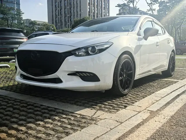 Mazda 3 Axela 2019 Cloud Control Sedan 1.5L Auto Comfort (China V)