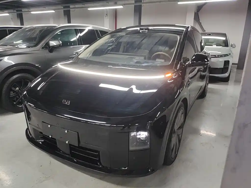 Li Auto Li i8 2025 Standard Edition