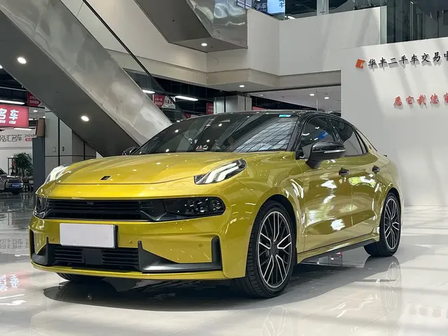 Lynk & Co 03 2020 03+ 2.0TD Auto Wind Master Edition