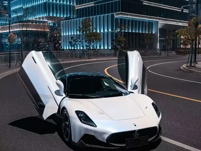 Maserati MC20 2023 3.0T Standard Edition