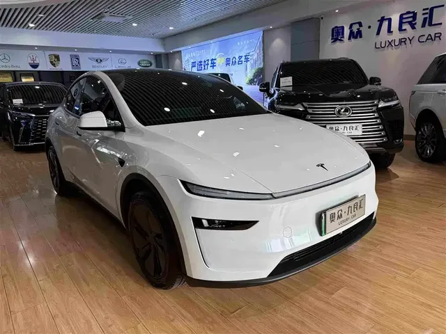 Tesla Model Y 2026 Long Range All-Wheel Drive