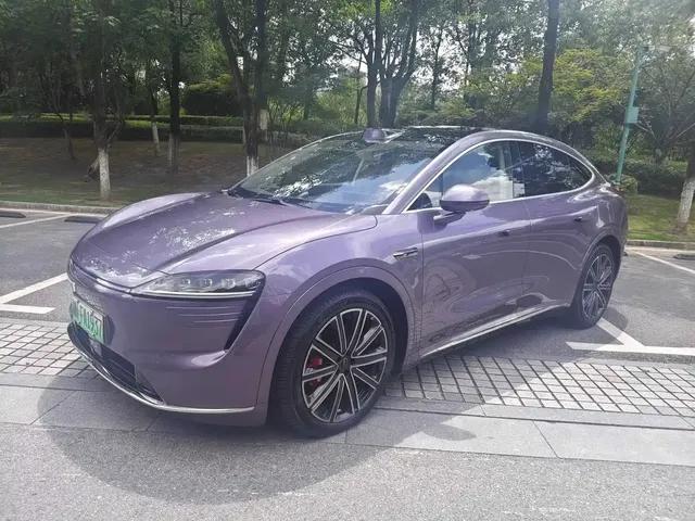 Zhijie Luxeed R7 2025 Extended Range 331km Ultra