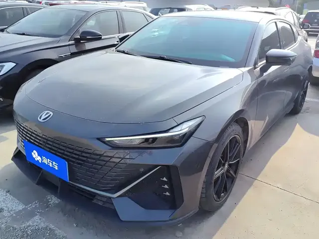 Changan UNI-V 2023 1.5T Luxury Edition