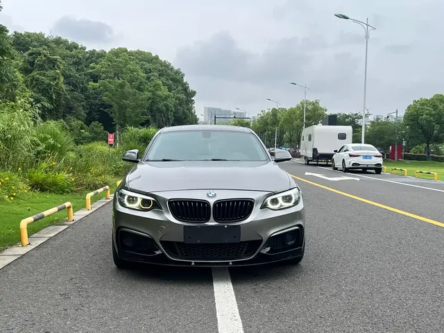 BMW 2 Series (Import) 2019 225i Sport Design Package