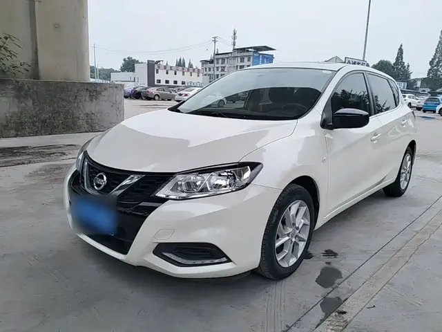 Nissan Tiida 2021 1.6L CVT Cool Edition