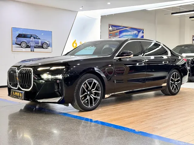 BMW 7 Series 2023 Model 735Li M Sport Package