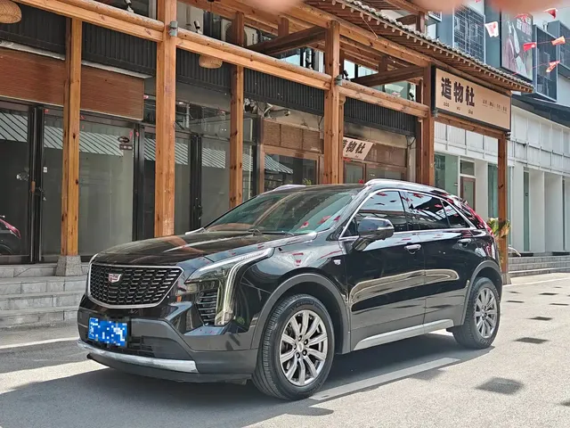 Cadillac XT4 2020 Facelift 28T 2WD Leading