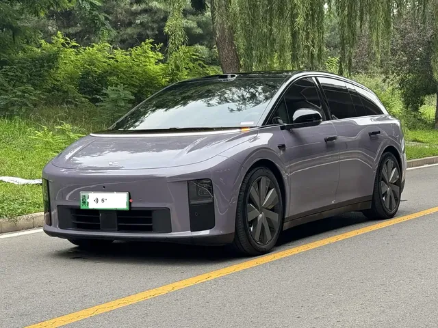 Li Auto i6 2025 4WD Base Model