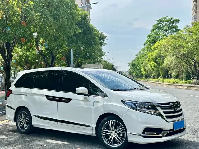 Honda Elysion 2019 2.0L Hybrid Luxury Edition