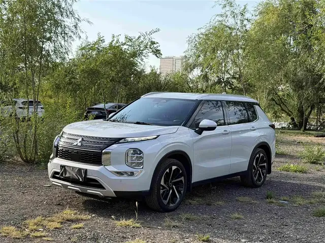 Mitsubishi Outlander 2023 1.5T CVT 4WD Excellence Edition 5-seater