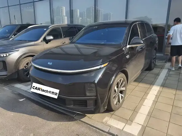 Li Auto Li L8 2023 Pro