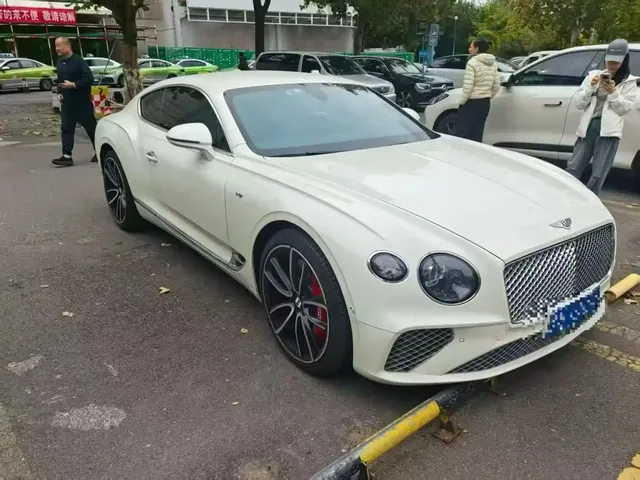 Bentley Continental 2022 4.0T GT V8