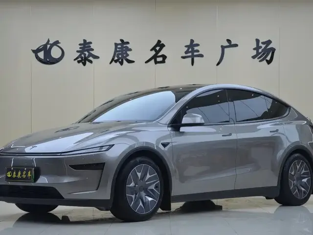 Tesla Model Y L 2025 Facelift Long Range AWD