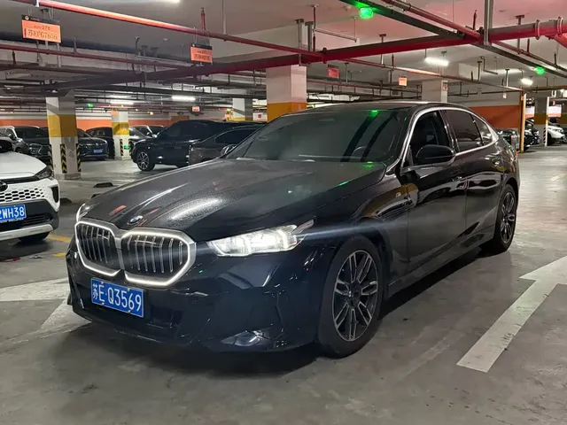 BMW 5 Series 2025 525Li M Sport Package