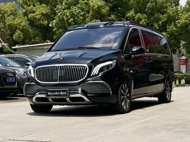 Mercedes-Benz Vito 2023 2.0T Business 7-Seater