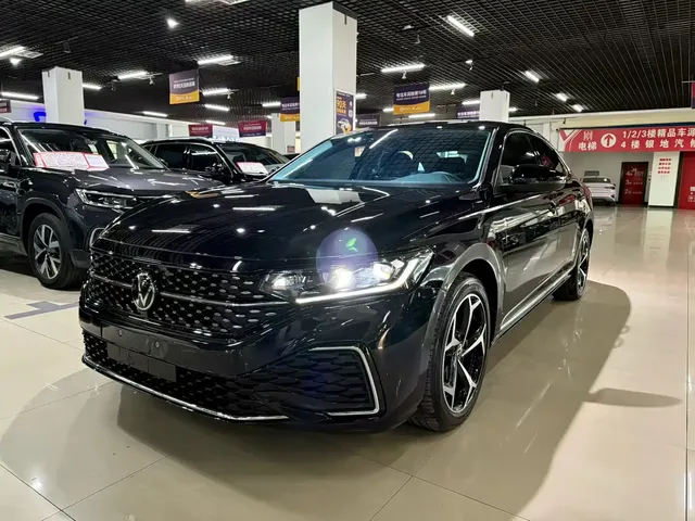 Volkswagen Passat 2025 Outstanding 330TSI Starlight Elite Edition