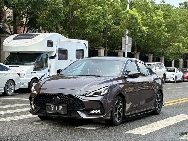 MG 5 2021 Model 180DVVT Manual Youth Luxury Edition