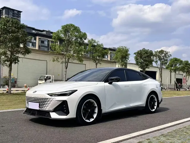 Changan UNI-V 2022 1.5T Premium Model