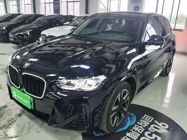 BMW iX3 2024 Leading Edition