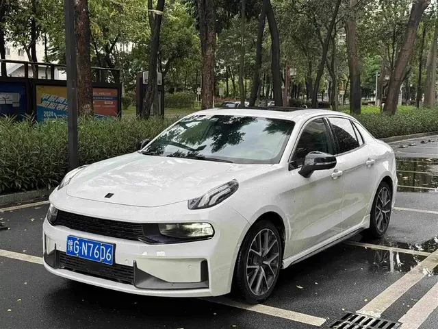 Lynk & Co 03 2019 2.0TD Auto Power Pro Version