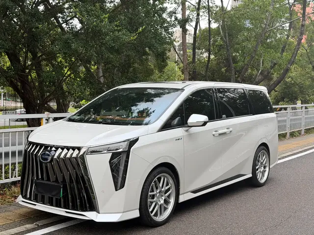 GAC Trumpchi E9 2025 Model E9 Super Fast Charging Champion