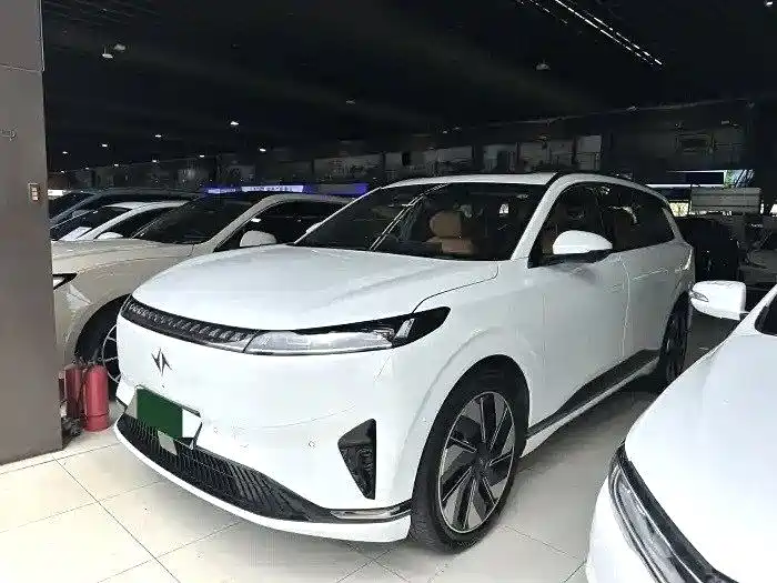 Dongfeng Yipai eπ008 2025 210Ultra Range Extender 5-Seater