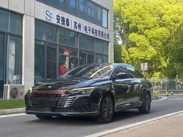 Dongfeng Aeolus Yixuan MAX 2022 1.5T Ultra Cool Dad Edition