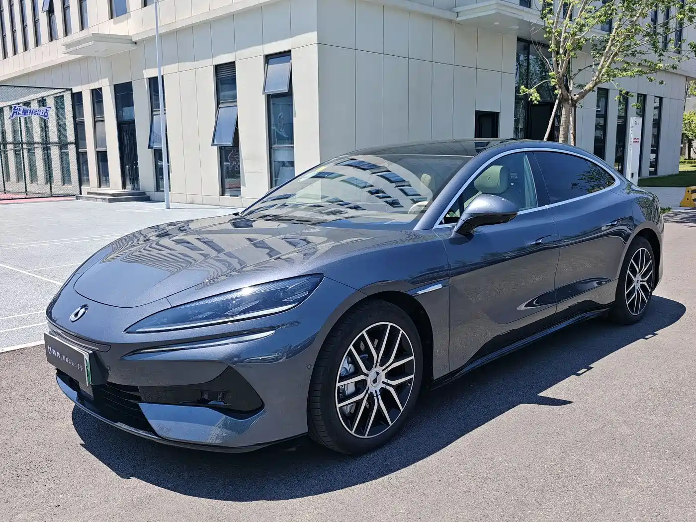 Denza Z9 2024 Model 1100km AWD Max Edition