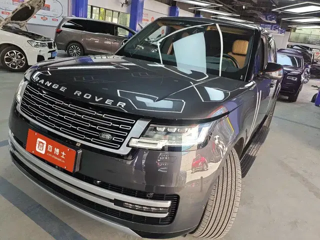 Land Rover Range Rover 2023 3.0 L6 400PS Genesis Extended Version