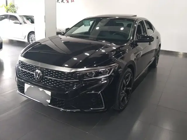 Volkswagen Passat 2022 330TSI Starlight Luxury Edition