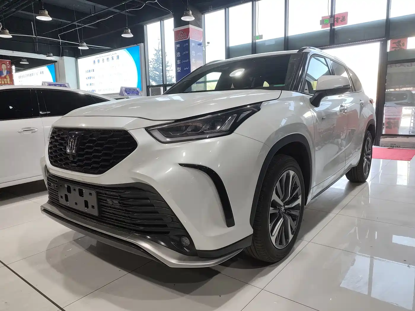 Toyota Crown Kluger 2024 2.5L HEV 4WD Premium Edition