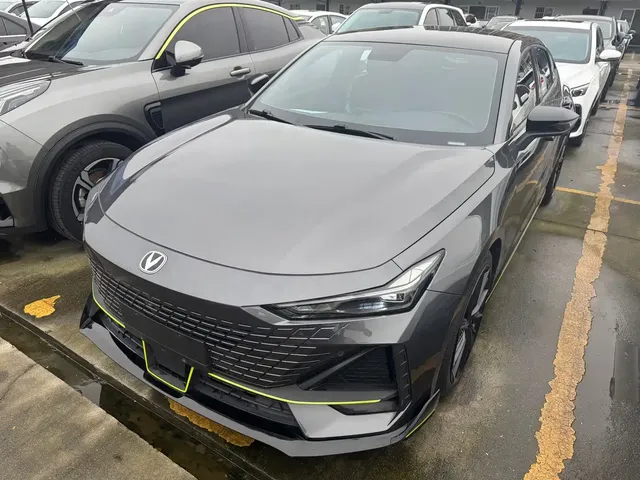 Changan UNI-V 2022 1.5T Sport Edition