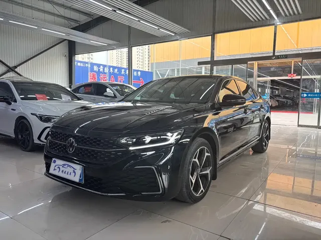 Volkswagen Passat 2024 330TSI Starlight Elite Edition