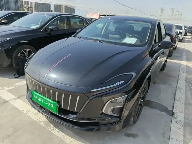 Hongqi E-QM5 2023 Facelift Basic Travel Edition