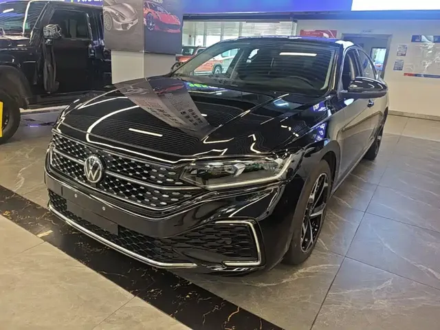 Volkswagen Passat 2023 Facelift 330TSI Starlight Elite Edition