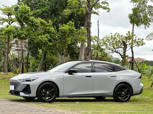 Changan UNI-V 2022 1.5T Premium Model