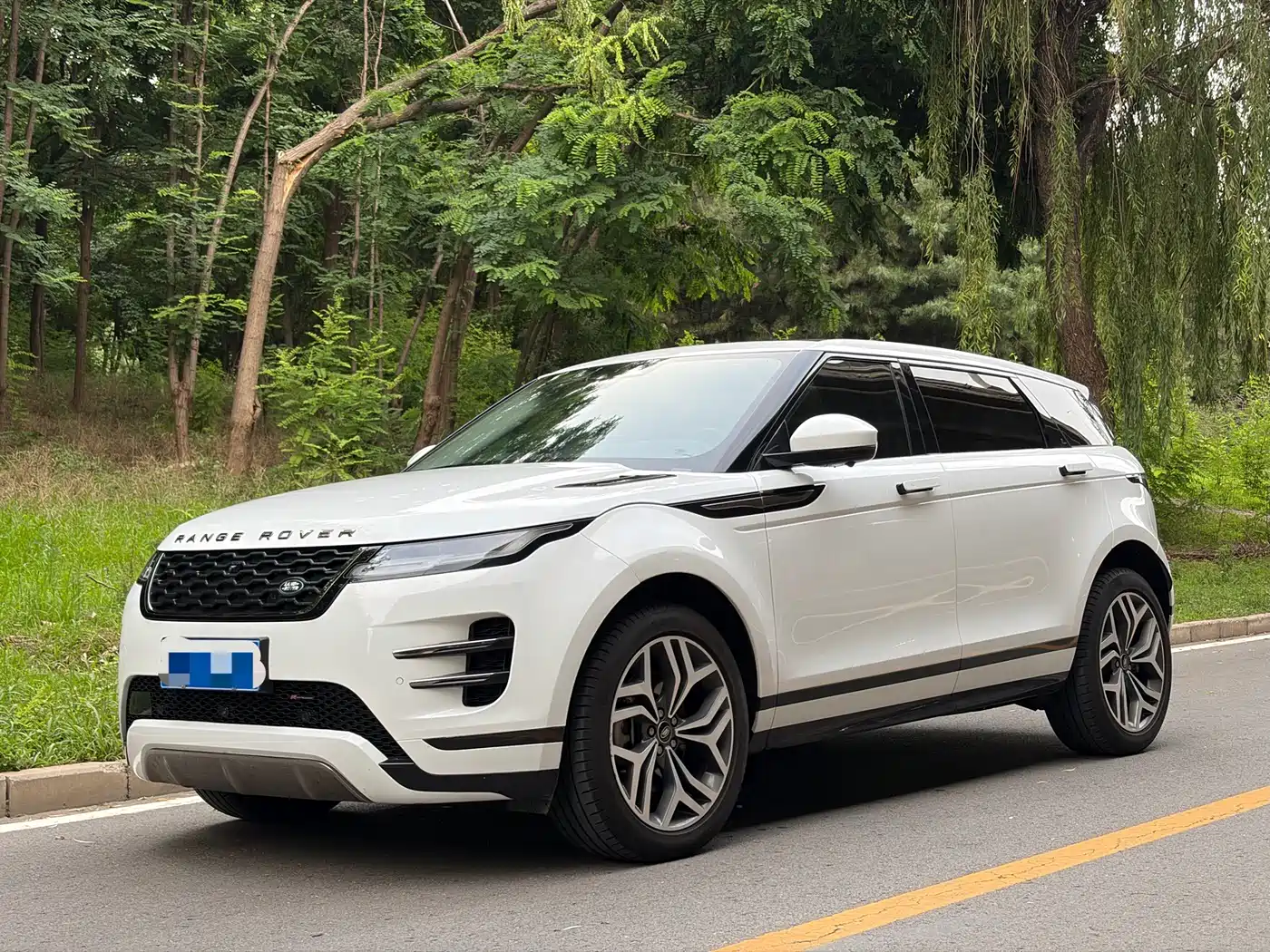 Land Rover Range Rover Evoque 2022 Range Rover Evoque L 249PS R-Dynamic Luxury Edition