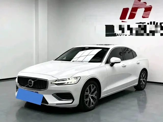 Volvo S60 2023 B4 Smart Comfort Luxury Edition