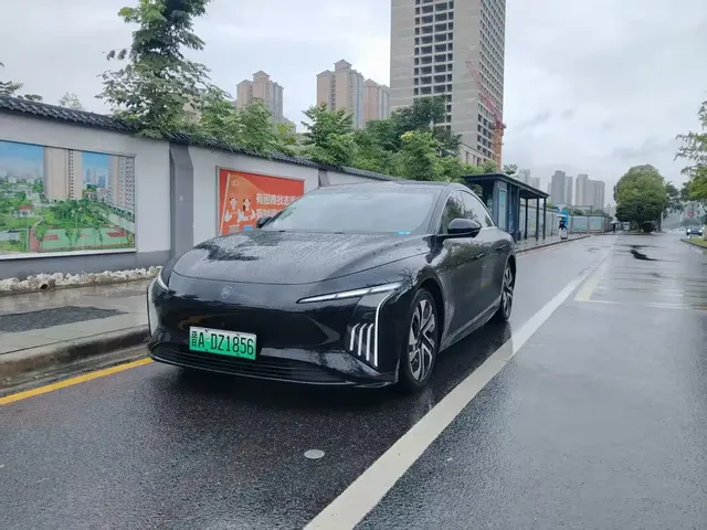 Dongfeng Fengxing Stellar S7 2024 555 Luxury Edition