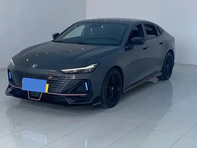 Changan UNI-V 2022 1.5T Smart Pilot Edition