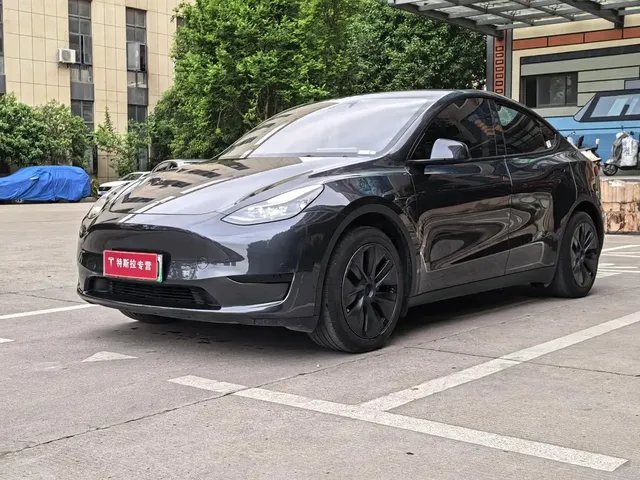 Tesla Model Y 2024 Rear-Wheel Drive Version