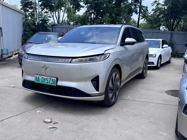 Dongfeng Yipai eπ008 2024 636Max Pure Electric 6-Seater