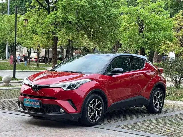 Toyota C-HR 2020 Model 2.0L Leading