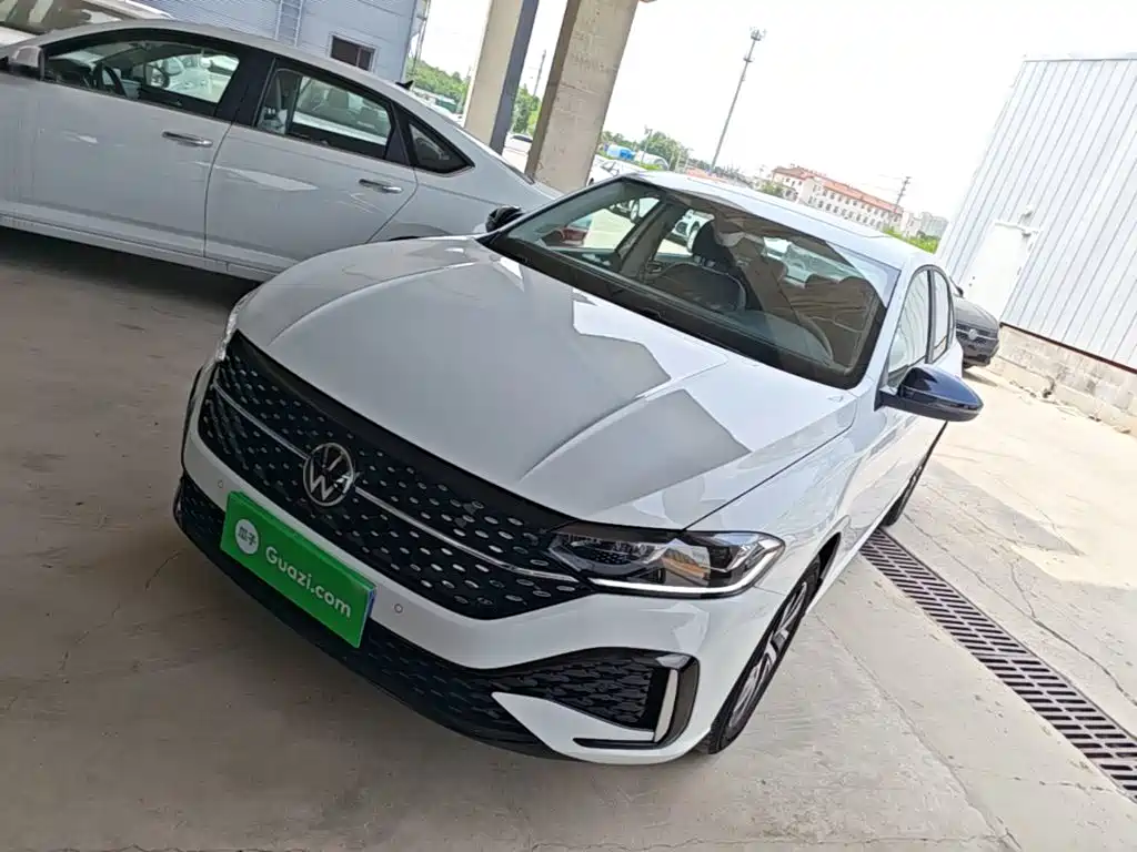 Volkswagen Lavida 2024 Model 300TSI DSG Starlight Leading Edition
