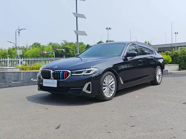 BMW 5 Series 2022 525Li Luxury Package