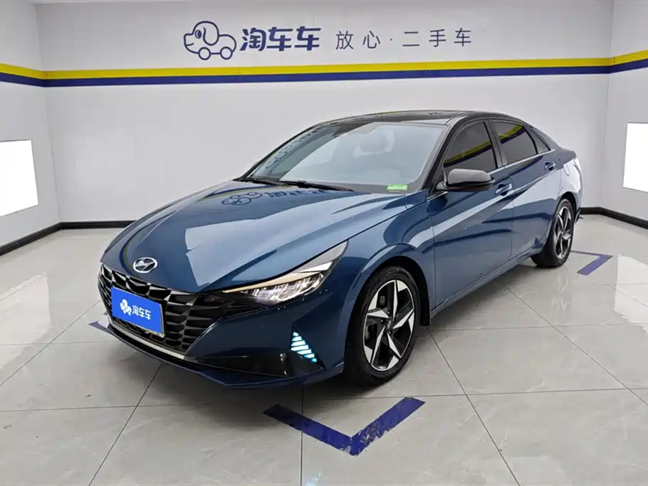 Hyundai Elantra 2021 1.5L CVT LUX Premium Edition