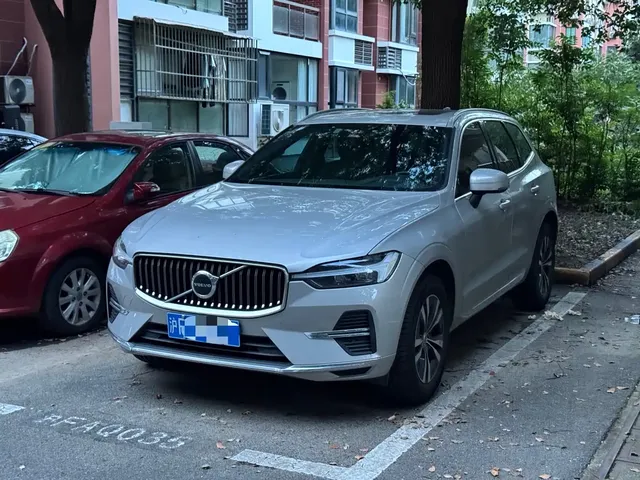 Volvo XC60 2023 B5 AWD Smart Luxury Edition