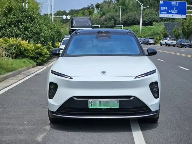 NIO ES8 2023 75kWh