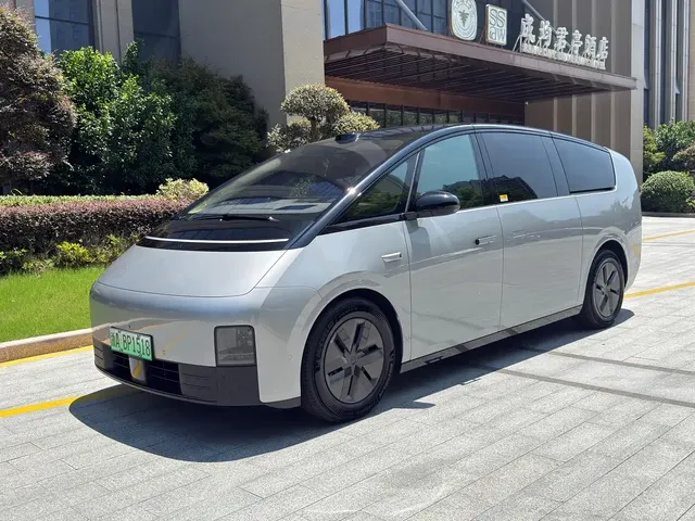 Li Auto MEGA 2025 Model Home Family Special Edition