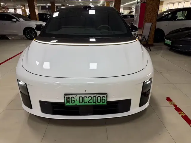 Li Auto i6 2025 4WD Base Model
